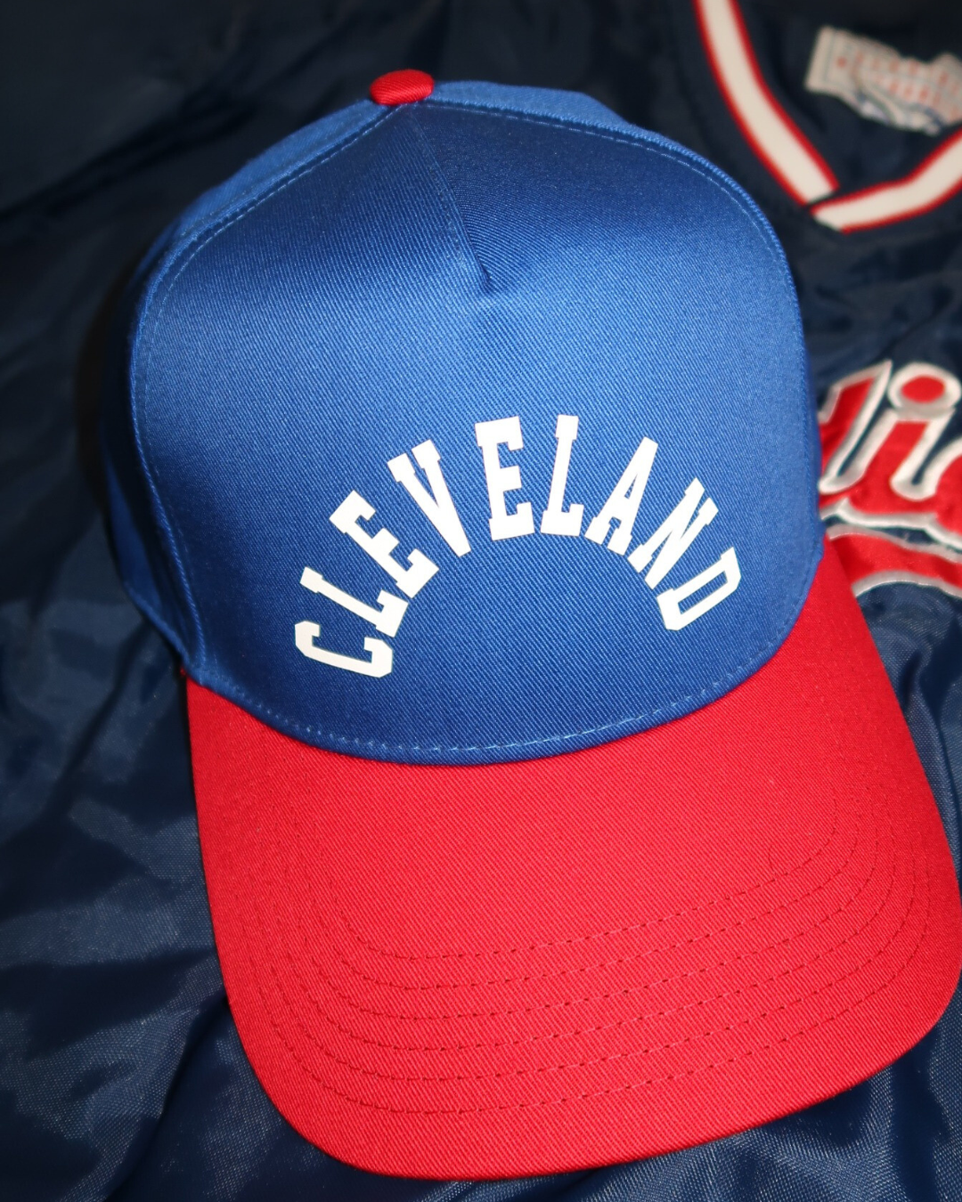 "CLEVELAND" Arch Two Tone Retro Hat